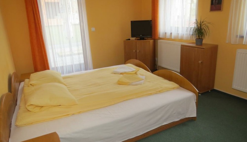 Penzion Černej pták Jindřichův Hradec - dvoulůžkový pokoj  II.patro